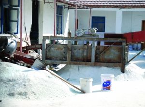 你还在疑问玻璃厂为何安装真空吸尘系统吗？